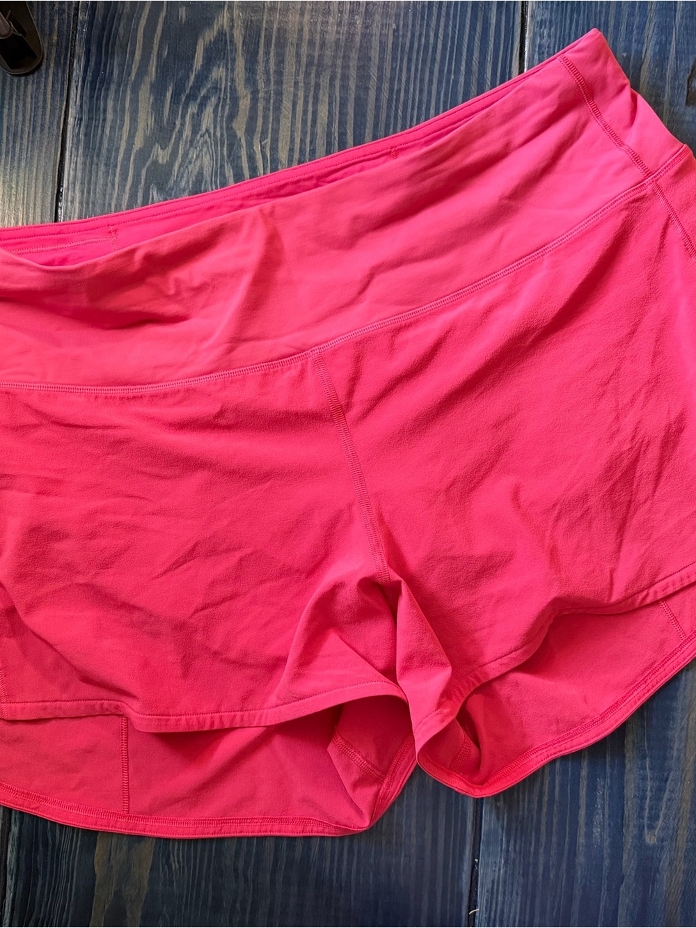 Lululemon Speed Up High-Rise Lined Shorts 4"
Lip Gloss Size 14